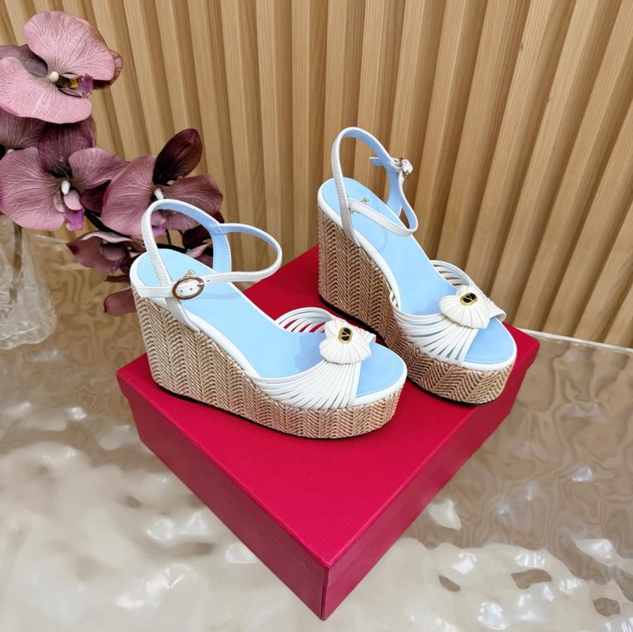 فالنتينو Wedge