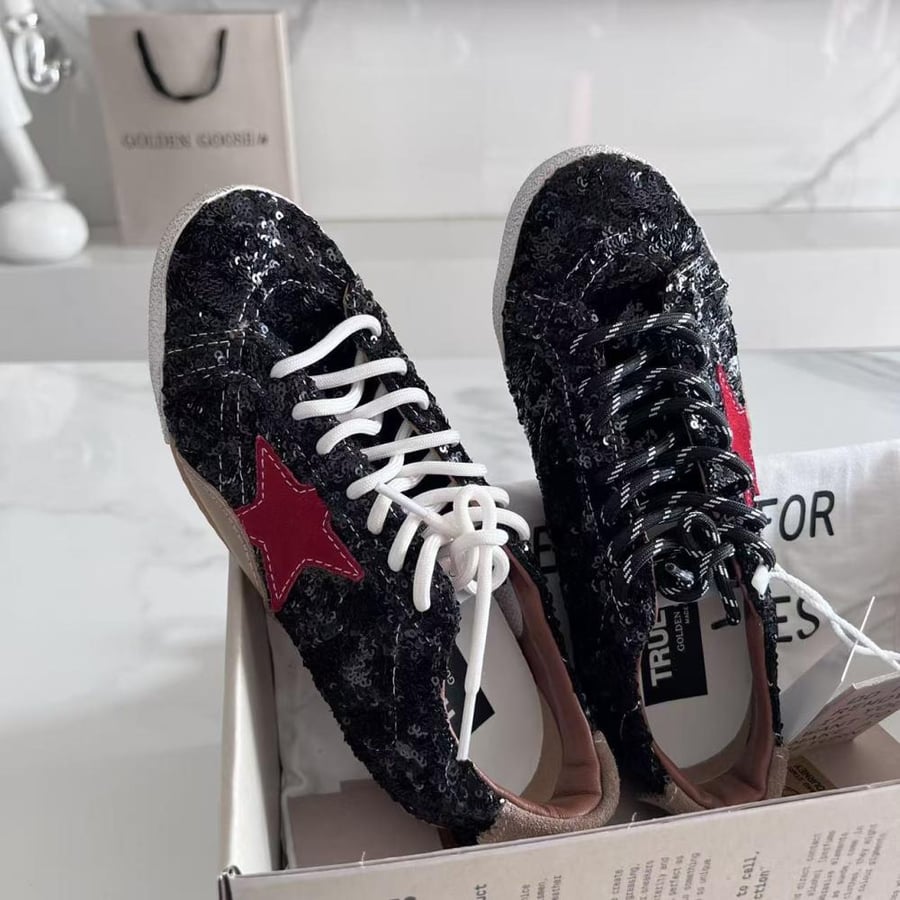 قولدن قوز Sneakers
