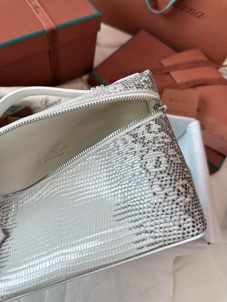 لورو بيانا Extra bag L19
