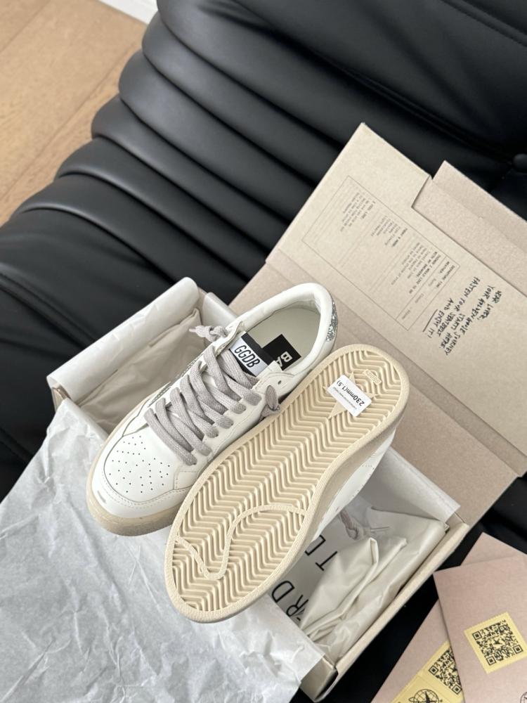 قولدن قوز Sneakers