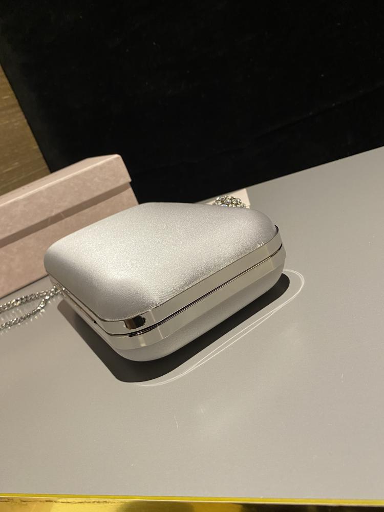 جيمي شو Cloud Clutch