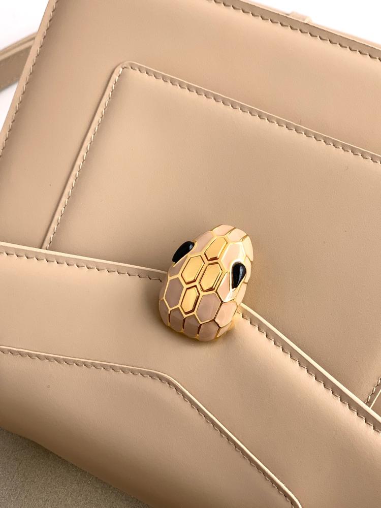 بولقري Serpenti Forever