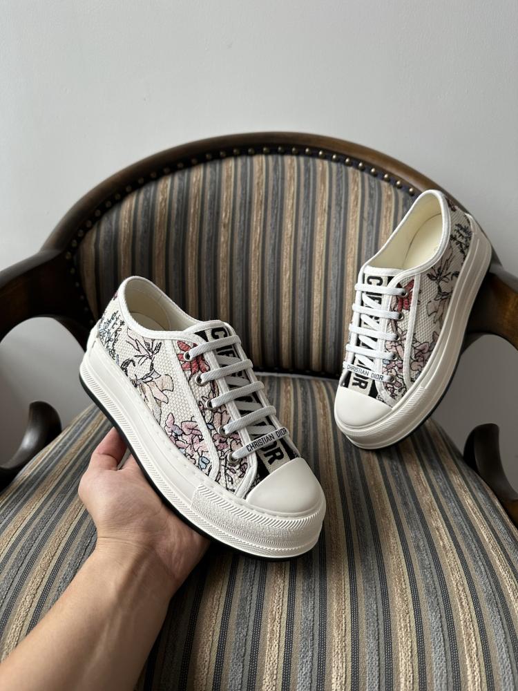 ديور Walk‘N’Dio