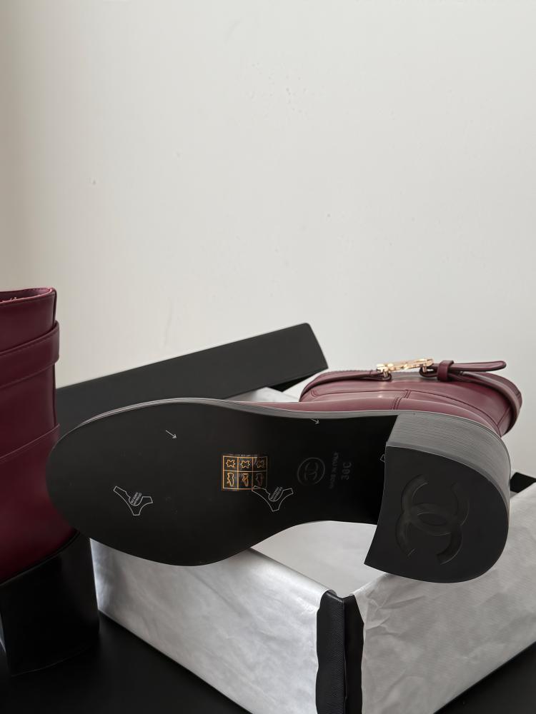 شانيل Boots