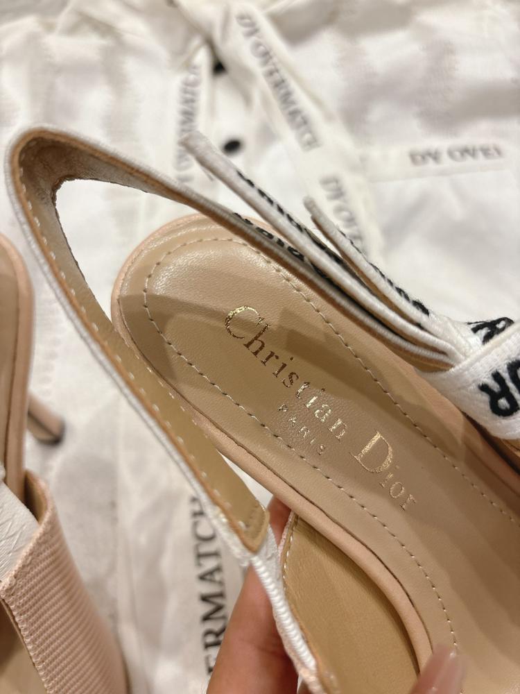 ديور Heel