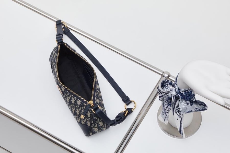 ديور  Montaigne Wanderlust