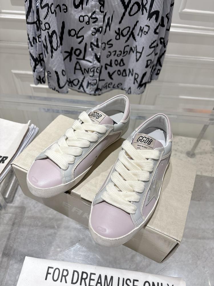 قولدن قوز Sneakers