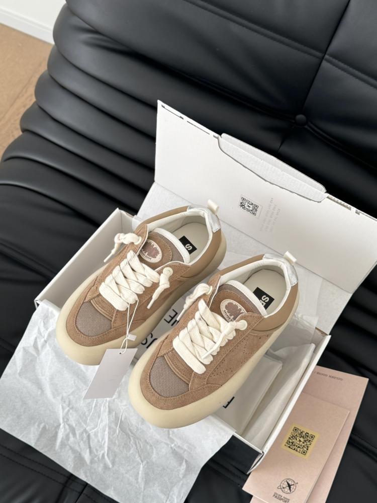 قولدن قوز Sneakers