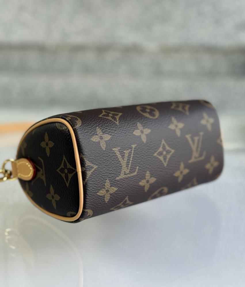 لوي فيتون Speedy nano