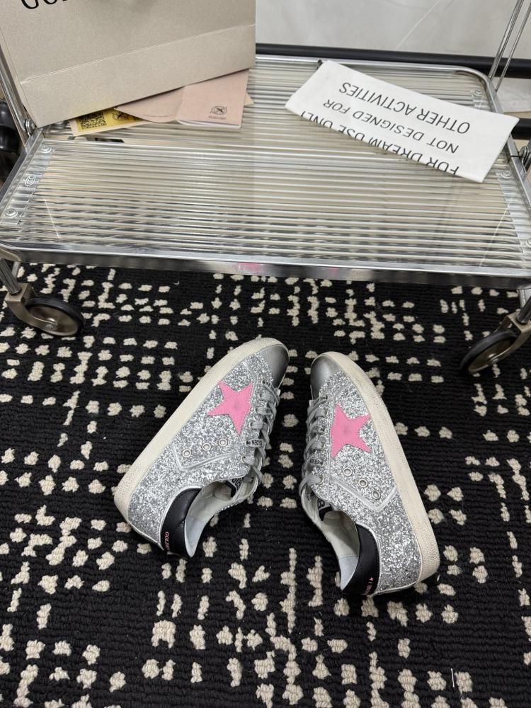 قولدن قوز Sneakers