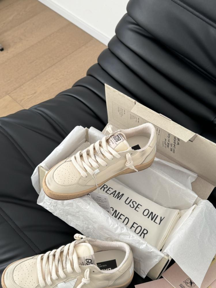 قولدن قوز Sneakers
