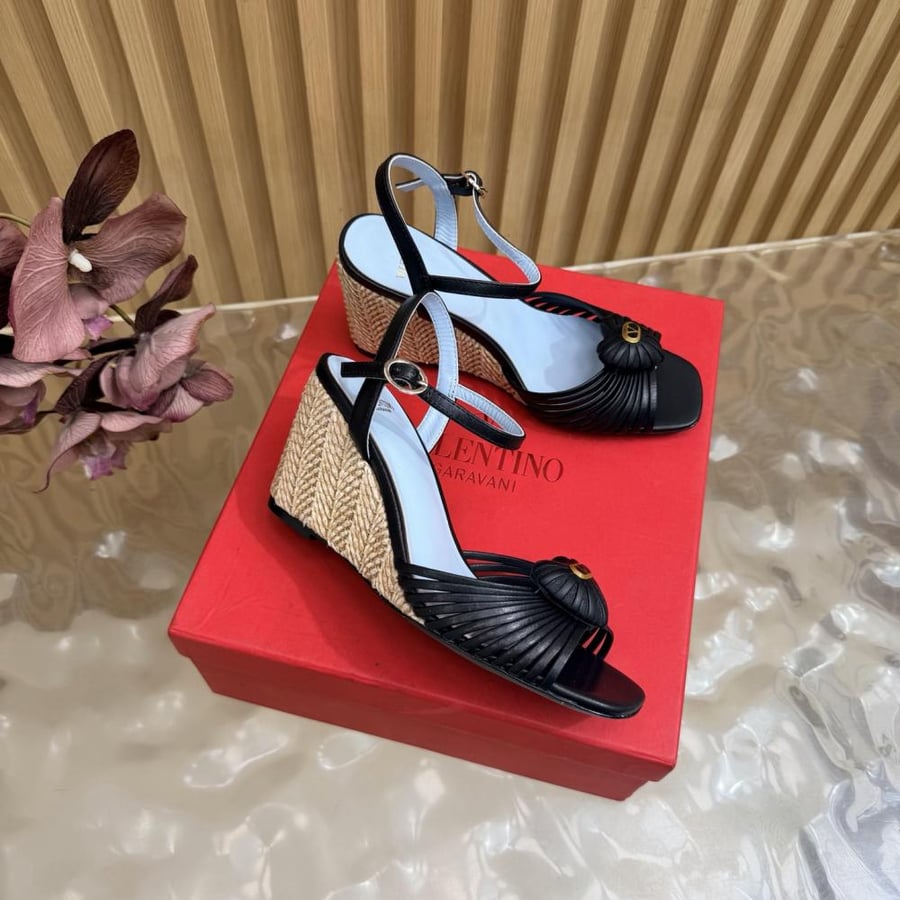 فالنتينو Garavani Cœur Royal Wedge Sandal