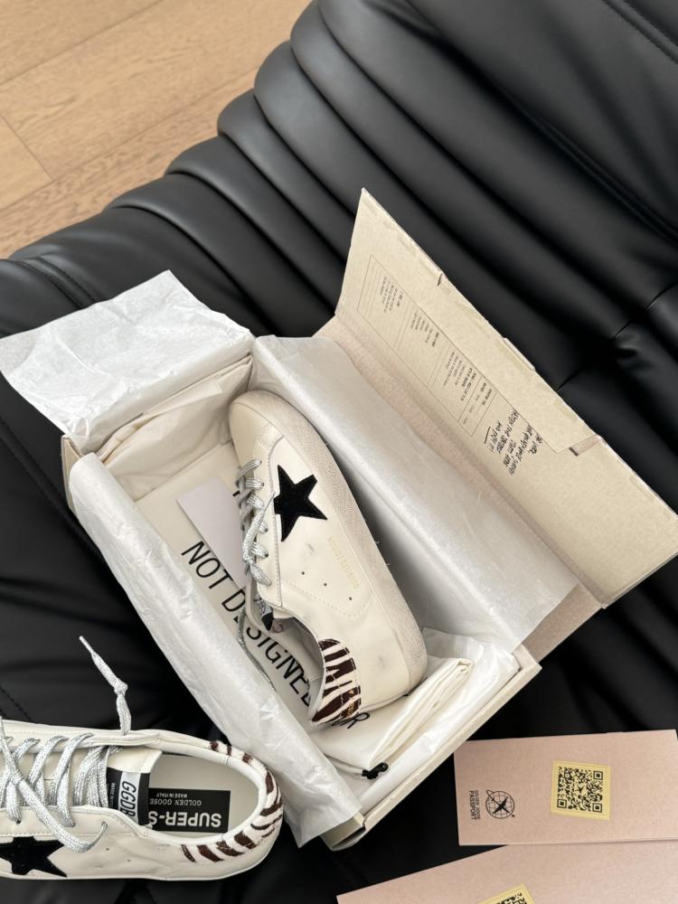 قولدن قوز Sneakers