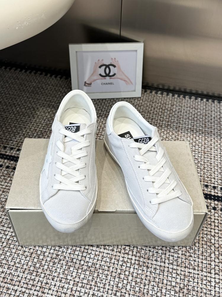قولدن قوز Sneakers