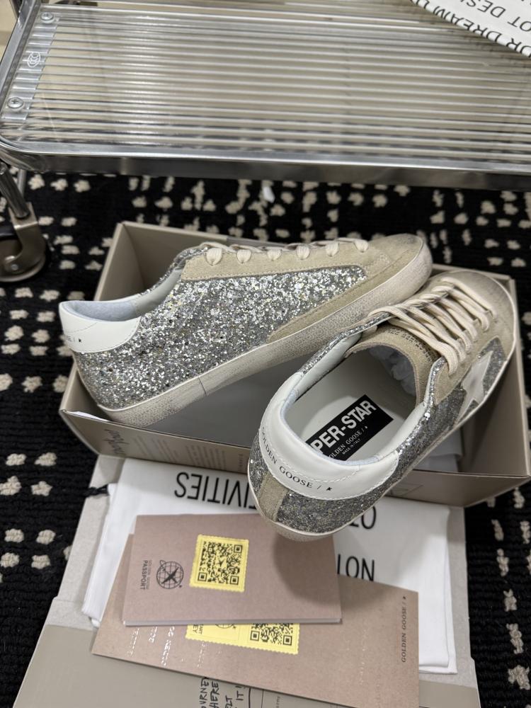 قولدن قوز Sneakers