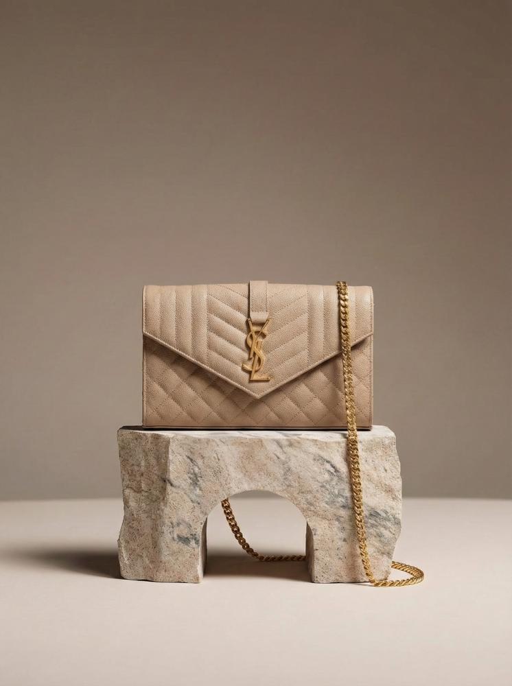 سان لوران سمول envelope