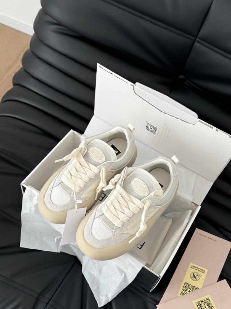 قولدن قوز Sneakers