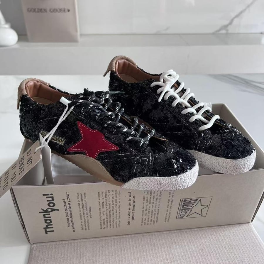 قولدن قوز Sneakers