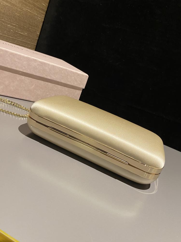 جيمي شو Cloud Clutch