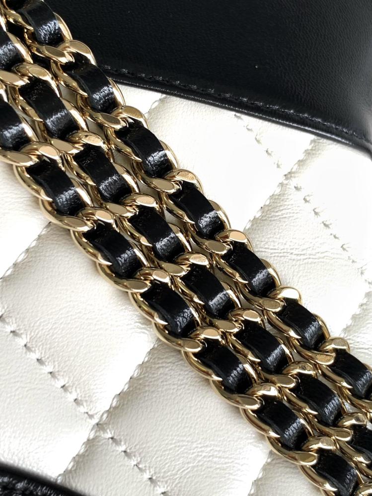 شانيل ميني