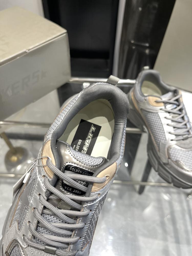 قولدن قوز Sneakers