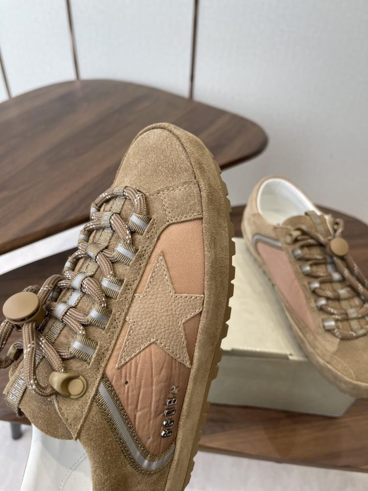 قولدن قوز Sneakers
