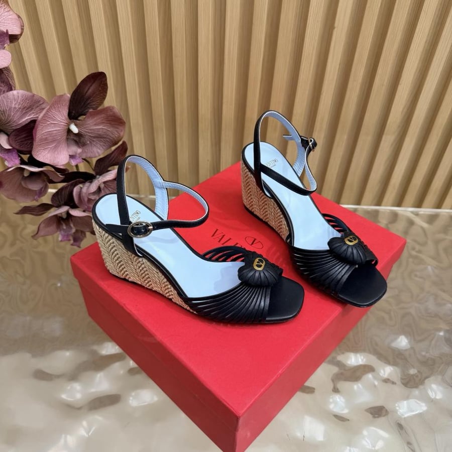فالنتينو Garavani Cœur Royal Wedge Sandal