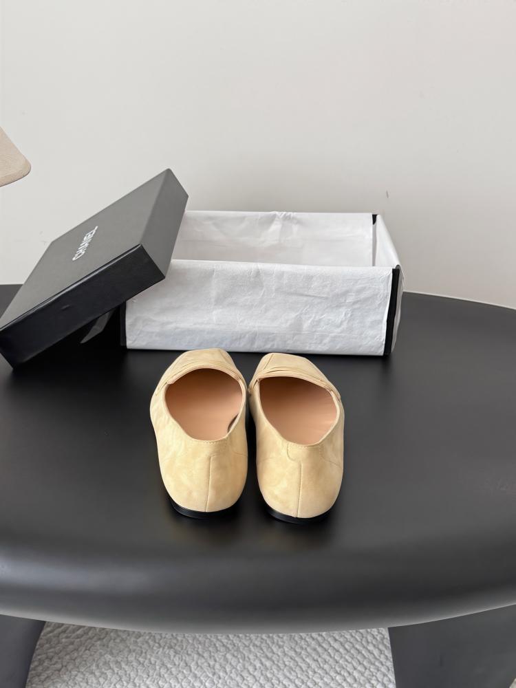 شانيل Loafers