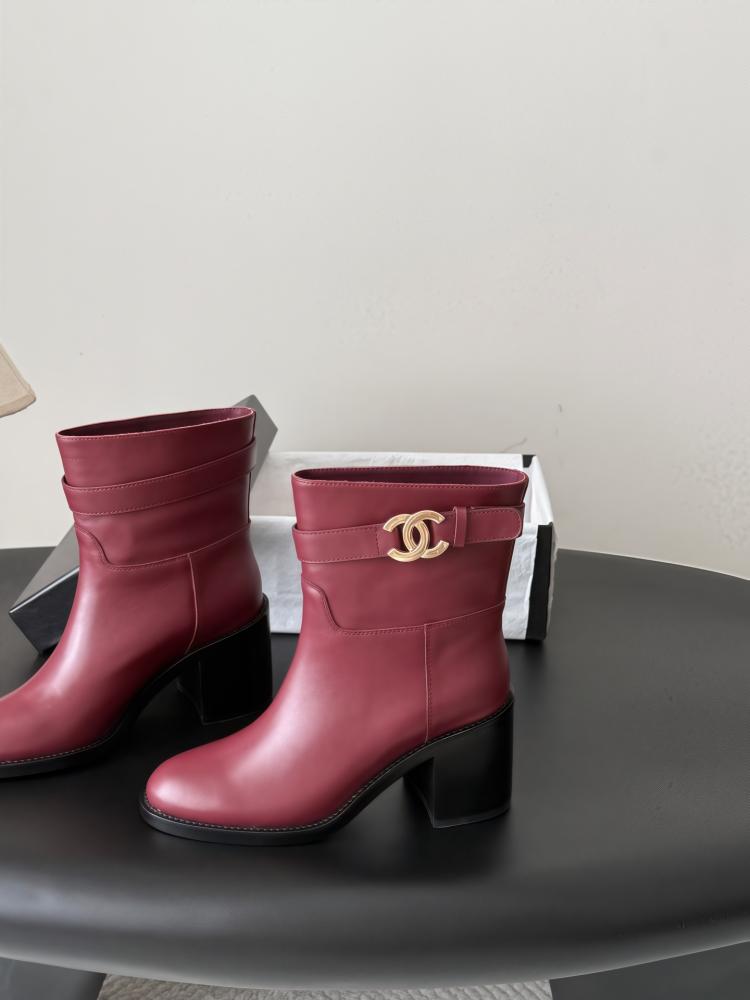 شانيل Boots