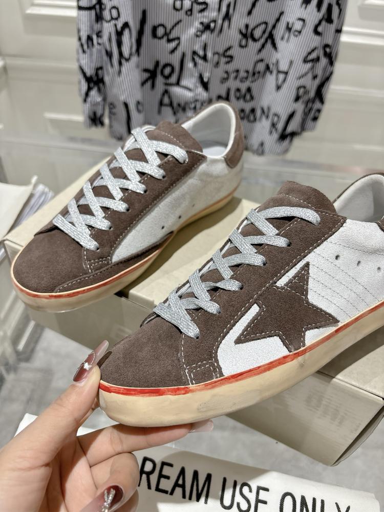 قولدن قوز Sneakers