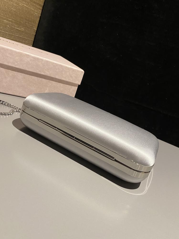 جيمي شو Cloud Clutch