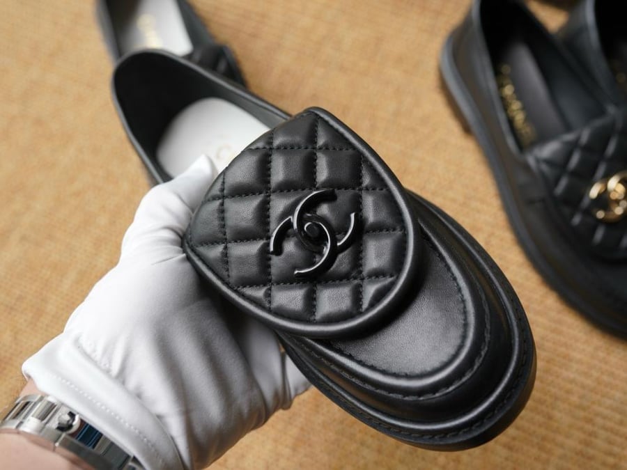 شانيل Loafers