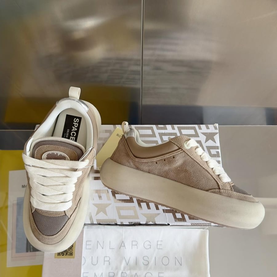 قولدن قوز Sneakers