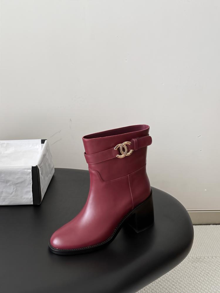 شانيل Boots