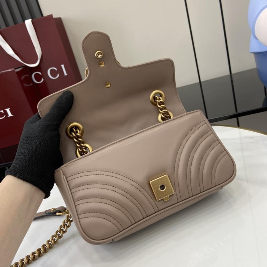 قوتشي ميديم Marmont