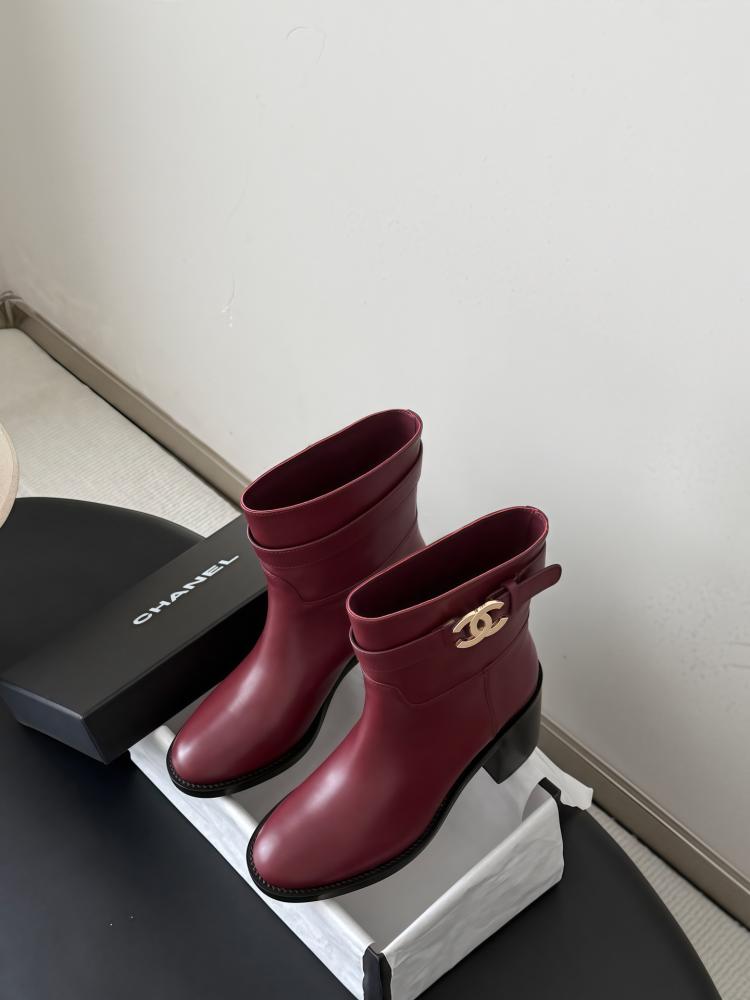 شانيل Boots