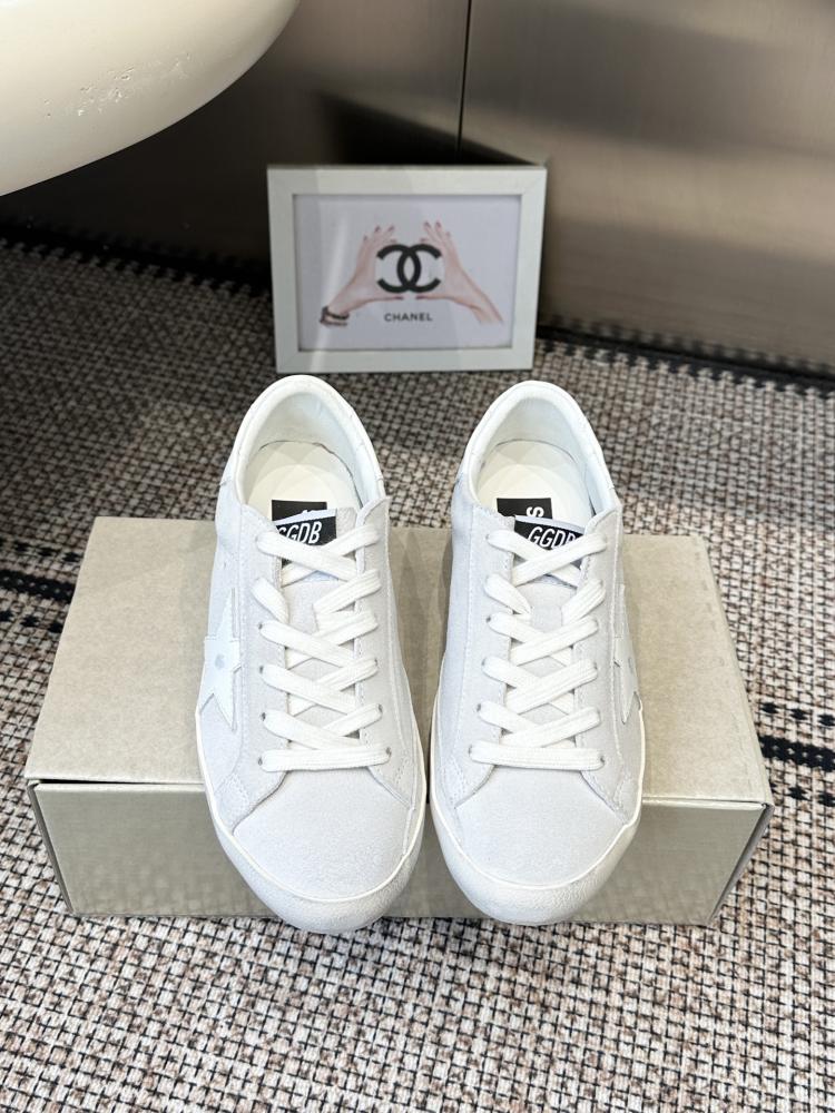 قولدن قوز Sneakers