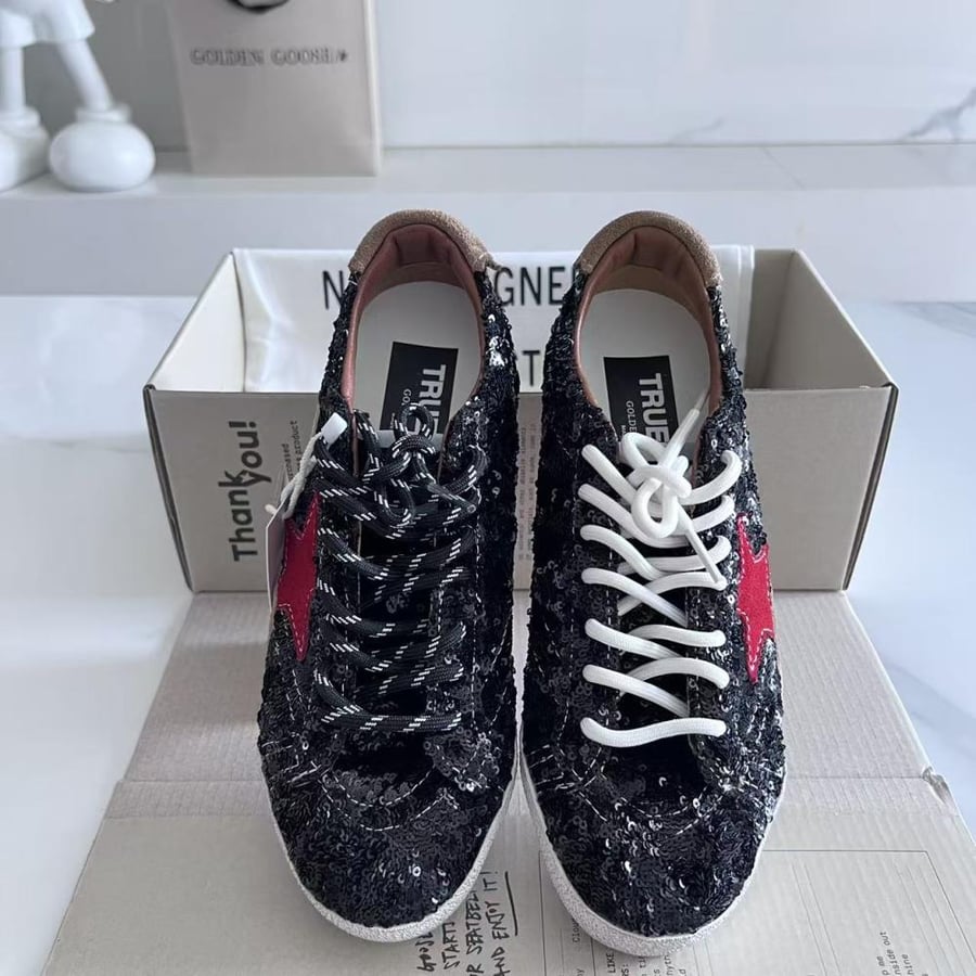 قولدن قوز Sneakers