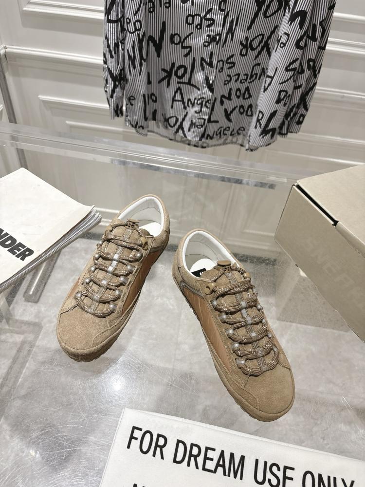 قولدن قوز Sneakers