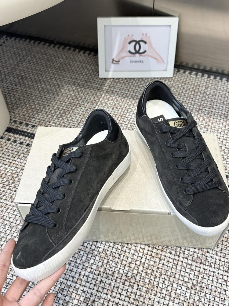 قولدن قوز Sneakers