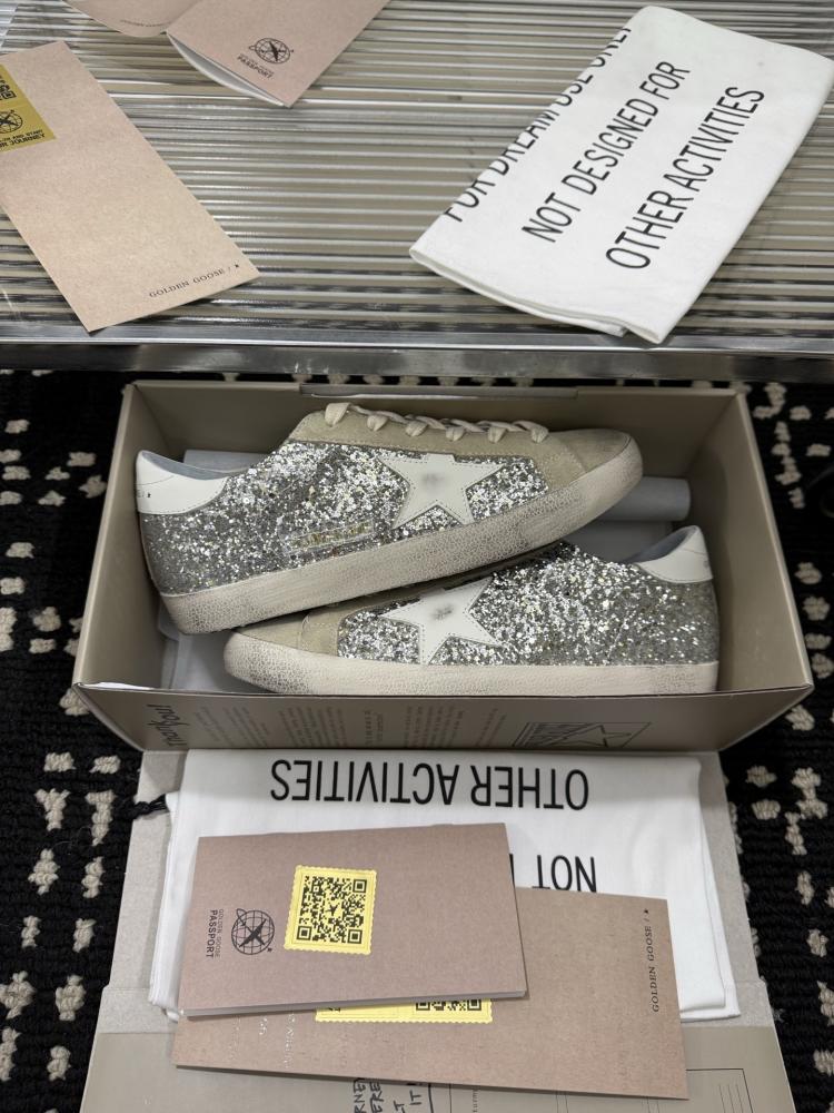 قولدن قوز Sneakers