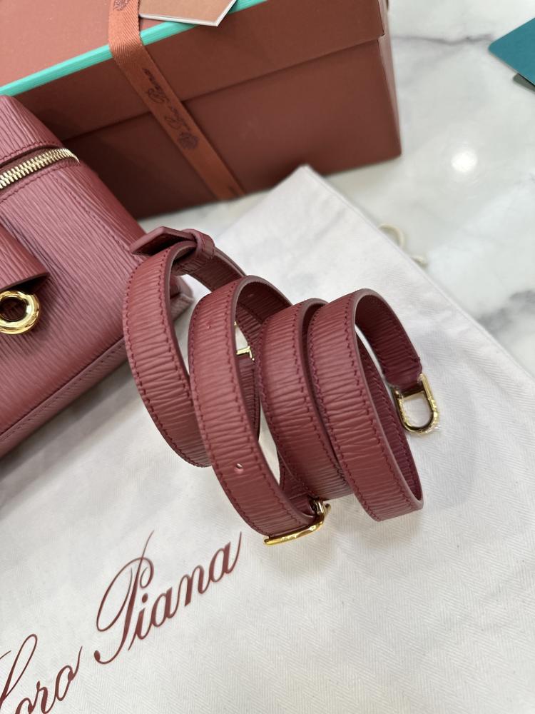 لورو بيانا Extra bag L23