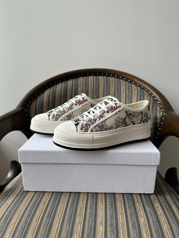 ديور Walk‘N’Dio