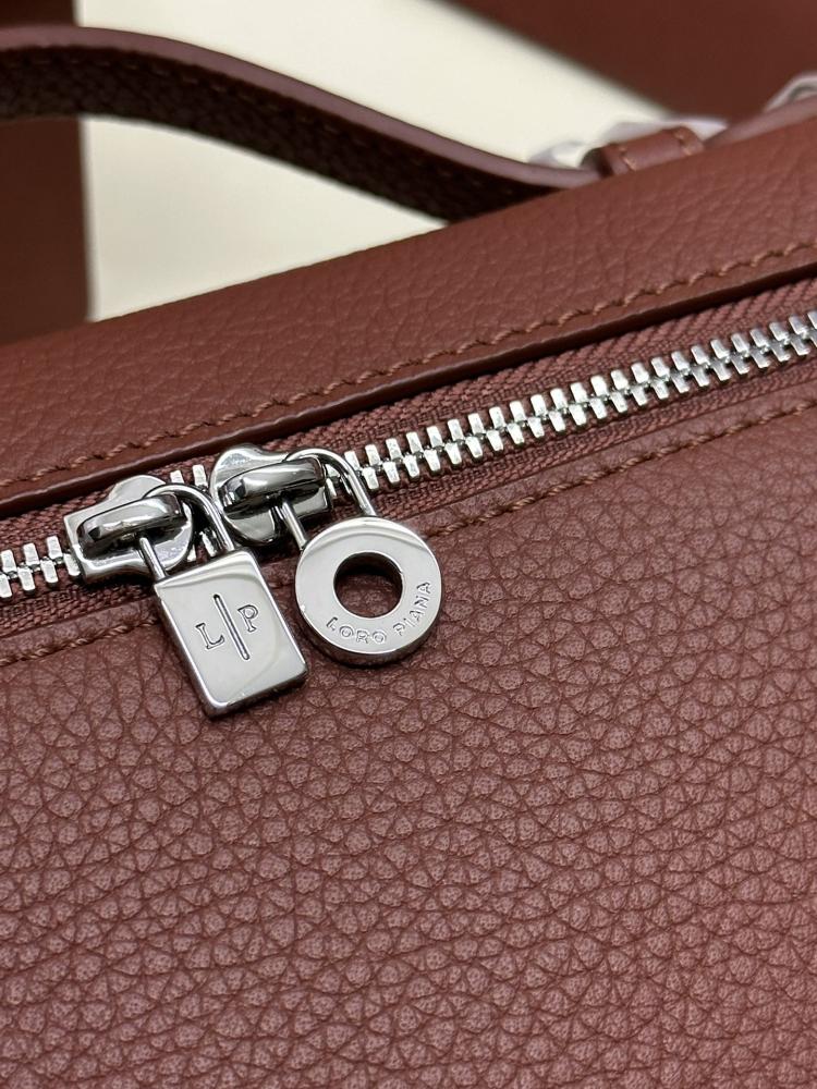 لورو بيانا Extra bag L19