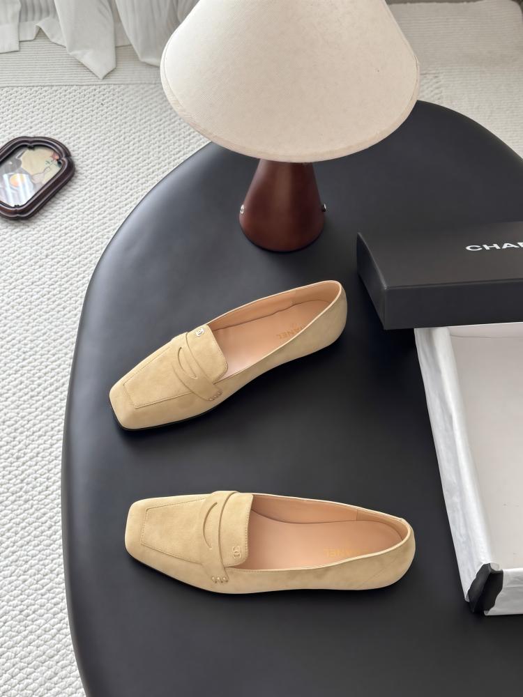 شانيل Loafers