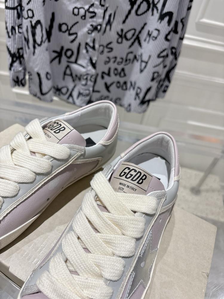 قولدن قوز Sneakers