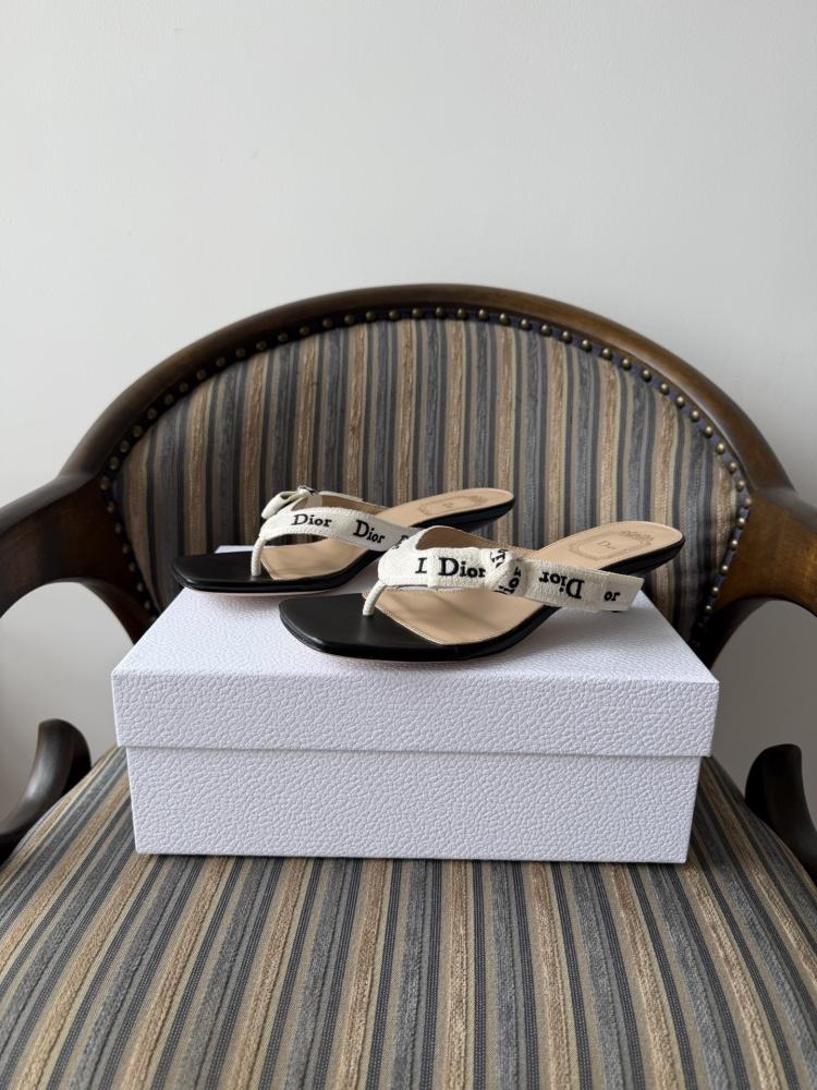 ديور  Sandals