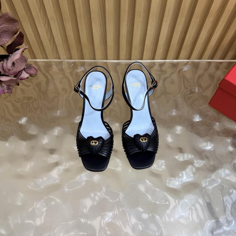 فالنتينو Garavani Cœur Royal Wedge Sandal