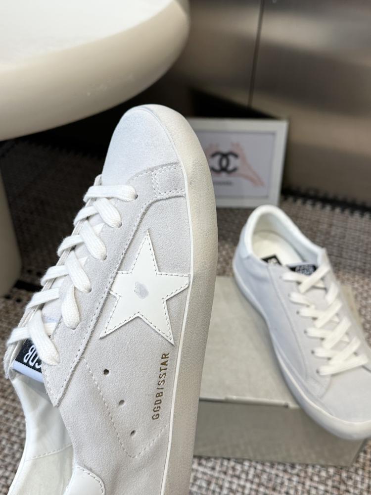 قولدن قوز Sneakers