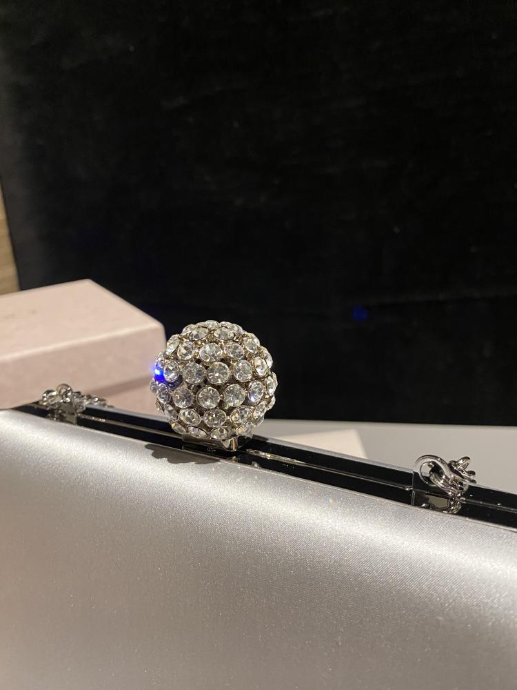 جيمي شو Cloud Clutch